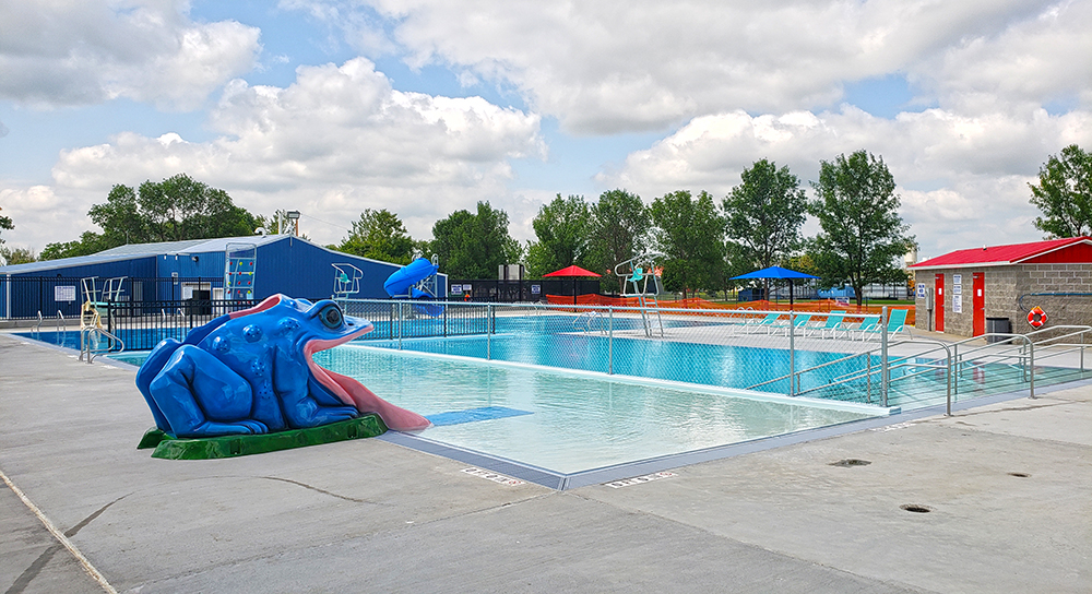 Crosby Swimming Pool's leisure are with a frog water slide and zero depth beach entry